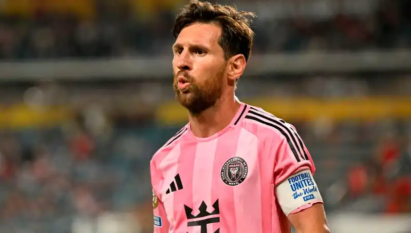 Messi’nin Takımı Beraberlikle Başladı: İnanılmaz Son Dakika Şutu Direkten Döndü