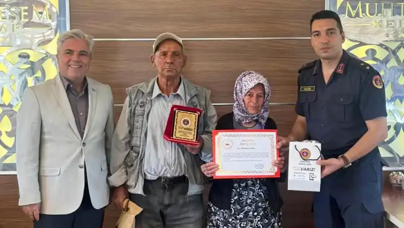 Tek Varlıkları Olan Evi Bağışlayan Aileden Duygulandıran Hareket