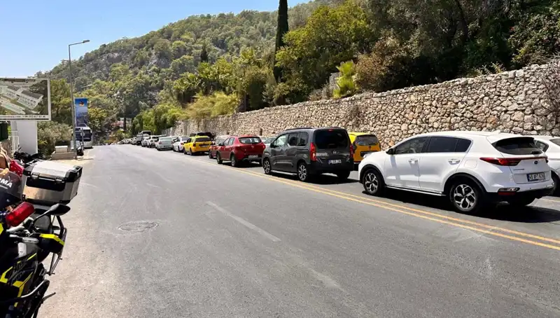 Fethiye-Ölüdeniz Yolunda Tatilci Yoğunluğu: 3 Kilometrelik Kuyrukla Yaz Sezonu Başladı