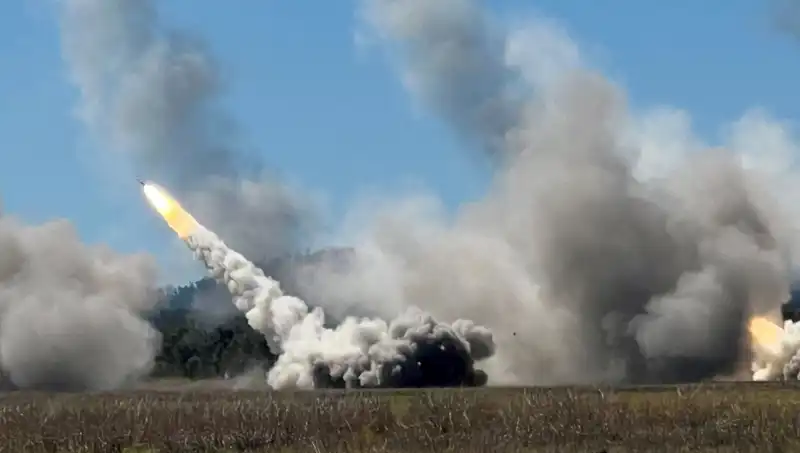 Avustralya'nın Askeri Tatbikatında Tarihi Bir İlk: HIMARS Atışı Gerçekleşti