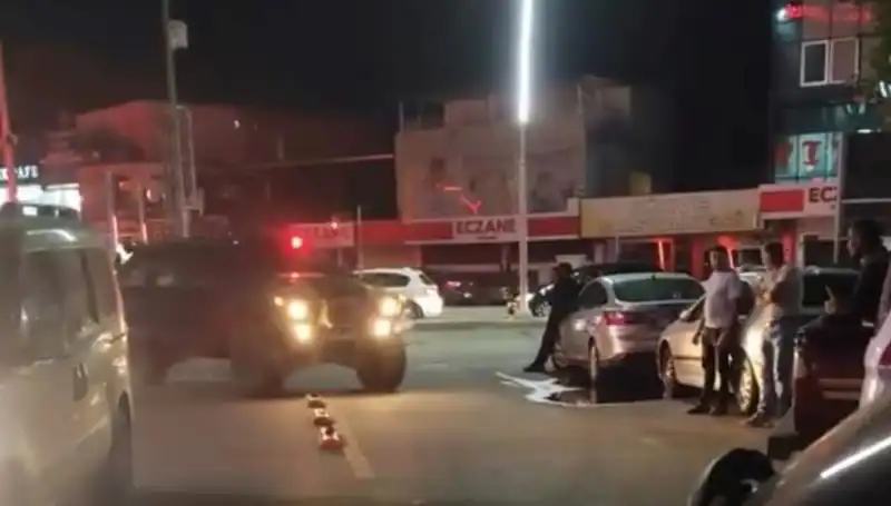 Annesine Saldıran Kardeşi Kardeşi Tarafından Öldürüldü