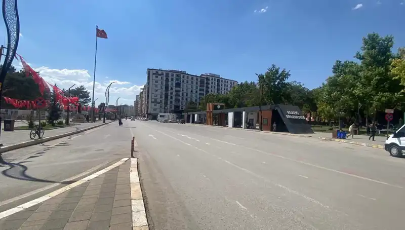 Elazığ'da Sokaklar Neden Boş Kaldı? Şehrin Sessizliği Hangi Sebepten Kaynaklanıyor?