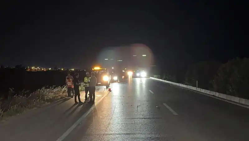 Adana'da Üç Araçlık Zincirleme Kaza, Trafiği Felç Etti!