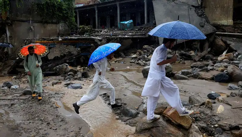 Pakistan'ı Vuran Sel Felaketi: DSÖ Acil Tıbbi Yardım Gönderdi