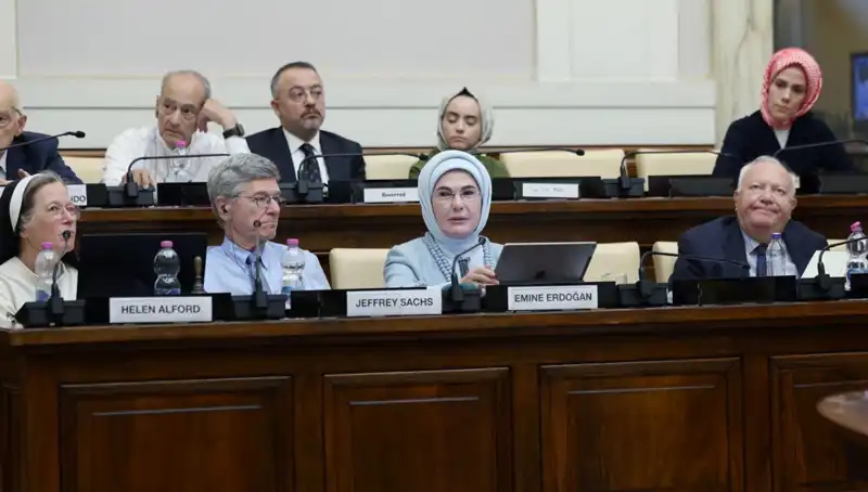 Emine Erdoğan Vatikan'da "Dünya 5'ten Büyüktür" Mesajını Verdi