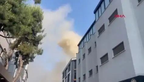 İstanbul'da 4 Katlı İş Merkezinde Yangın: Kurtarma Çalışmaları Hızla Devam Ediyor