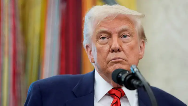 Trump G7 Zirvesi'nden Erken Ayrıldı: Beyaz Saray'da Acil Toplantı Nedenleri
