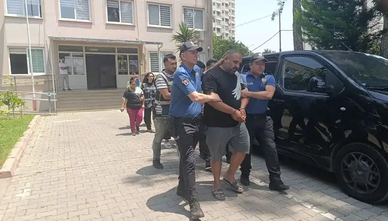 Adana'da Dolandırıcılık Operasyonu: 4 Kişi Tutuklandı, Yüzlerce Müşteri Mağdur Oldu