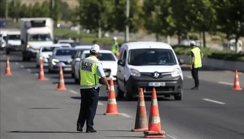 Tüneli Kapatan Konvoy: Şehirde Neler Oluyor?