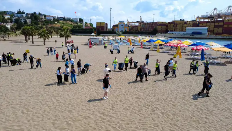 Yaz Tatilinde Plajlarda Büyük Temizlik Hareketi Gerçekleşti