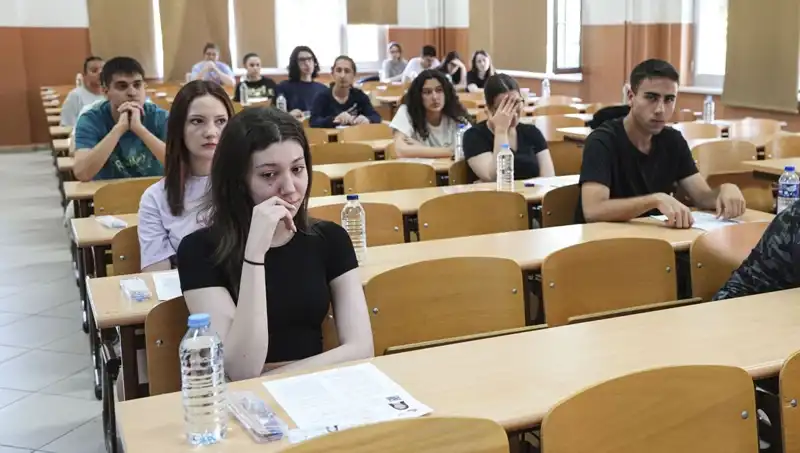 YKS Sonuçları Açıklandı: Öğrenciler Neler Yaşadı, Üniversite Hedefleri Nasıldı?